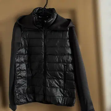 ZARA 후드 부착 라이트 다운