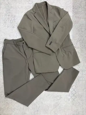 지유 GU 스트레치 카키 셋업 캐주얼 수트 s