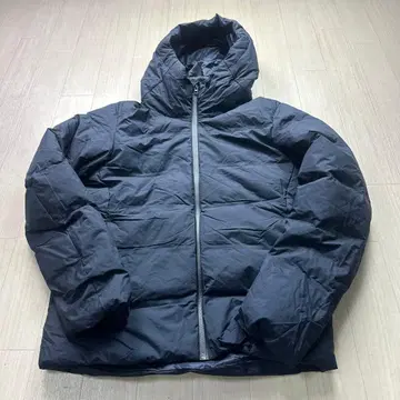 UNIQLO 네이비 후드 부착 심리스 다운 후드티