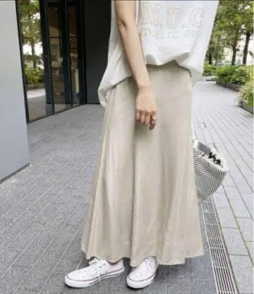 spick and span 피브릴 새틴 롱 스커트 38 베이지