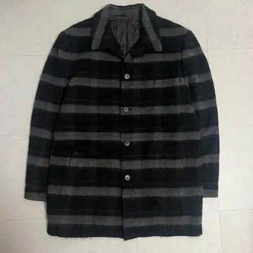 블랙과 그레이 스트라이프 체스터 코트