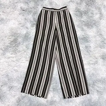 이네드 7 와이드 팬츠 가우초 스트라이프 올 패턴 베이지 출퇴근 오피스