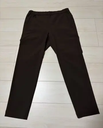 데상트 얼터레인 I/O 테크 슬림 팬츠