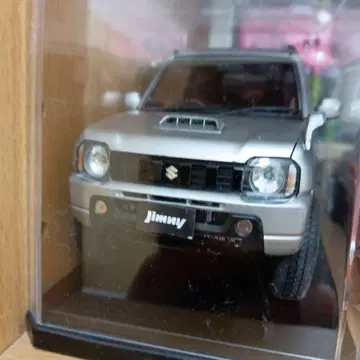스즈키 짐니 1/43 스케일 모델