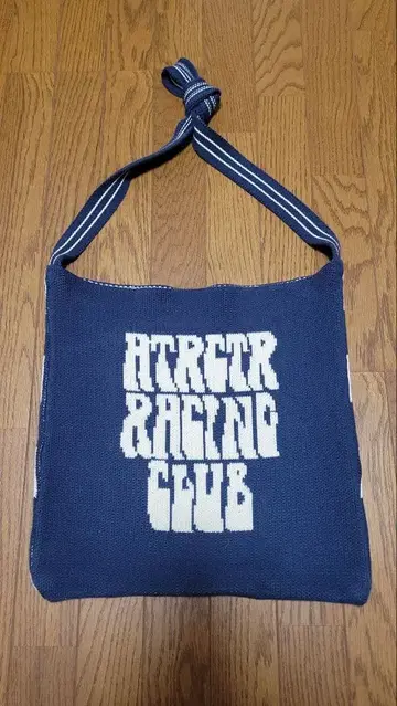 완판템 ATRTCR RACING CLUB 숄더백