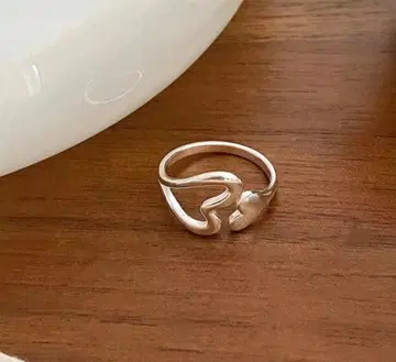 실버 하트 모양 반지