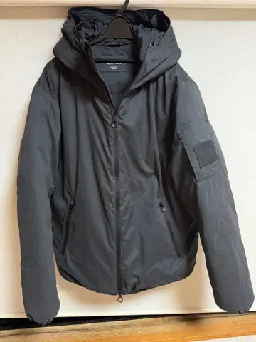 [ 미사용 새상품 ] REPLAY 블랙 자켓 후드 부착 남성용 아우터