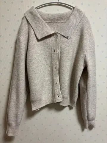 미스틱 카라 부착 플레이트 니트 가디건