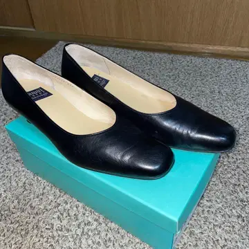 히미코 로우힐 펌프스