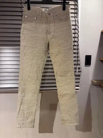 JOHN LAWRENCE SULLIVAN 화이트 스키니 스트레이트 팬츠