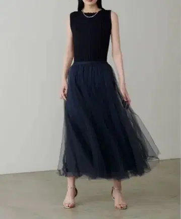 새상품 LARUTA 볼륨 샤샤 스커트