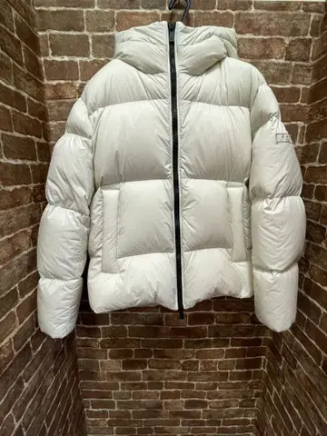 타트라스 다운 새상품급