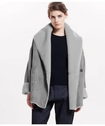 보아 무스탕 코트