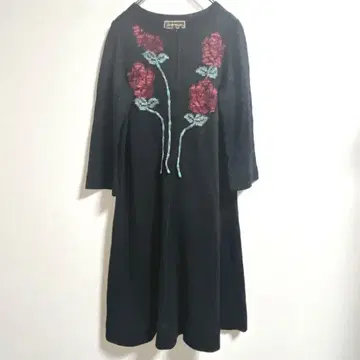 사이토요코 원피스 블랙 꽃무늬 라메 7부 소매