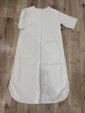 BEARDSLEY 화이트 티셔츠 원피스