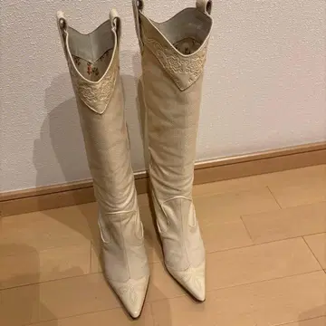 화이트 웨스턴 부츠 하이힐