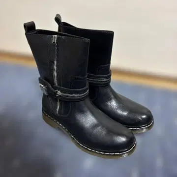 ZARA 블랙 가죽풍 엔지니어 부츠