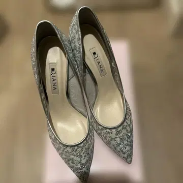 DIANA 실버 글리터 펌프스 23.5cm