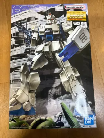 반다이 MG 1/100 건담 이지 에이트 Ez-8