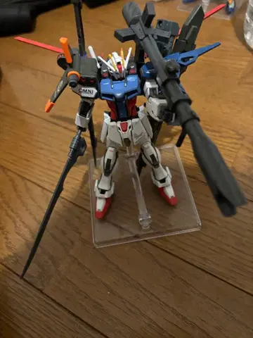 1/144 퍼펙트 스트라이크 건담