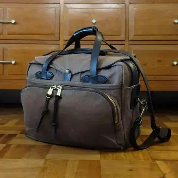 FILSON 러기드 트윌 패디드 컴퓨터 백