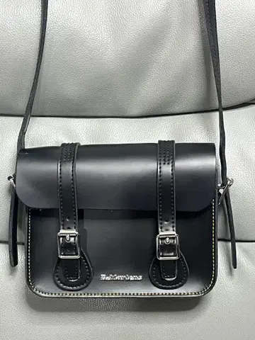 닥터마틴 숄더백