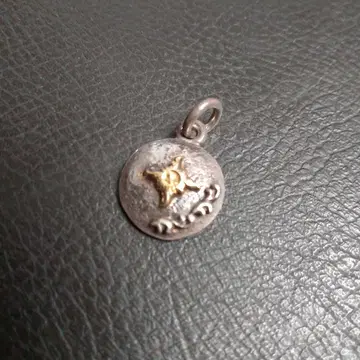 퍼스트 애로우즈 펜던트