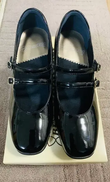 Beaufort 블랙 멜리 제인 펌프스