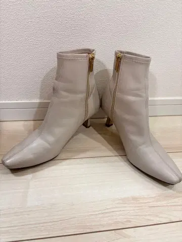 LE TALON 루탈론 라이트 그레이 지퍼 달린 숏부츠