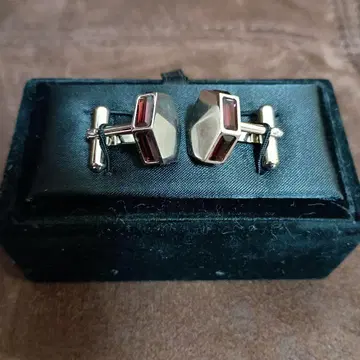 기하학적 디자인 레드 커프스링크
