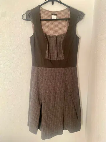 TOCCA 퍼프 슬리브 무릎 기장 원피스