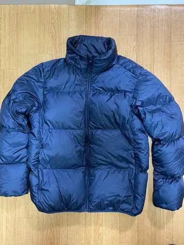 유니클로 울트라 라이트 다운 L 사이즈 수납 가방 포함