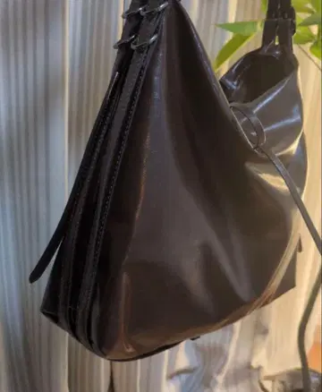 다크 브라운 zara 숄더백