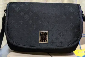 러셋 블랙 모노그램 숄더백