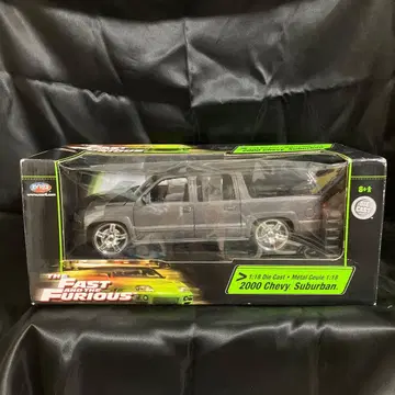 2000 CHEVY SUBERBAN 1/18 JOY RIDE