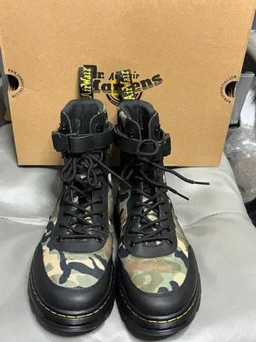 닥터 마틴 카모플라쥬 하이컷 부츠