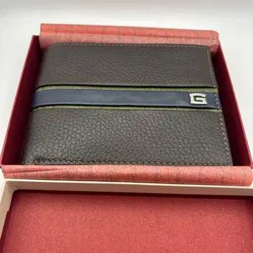 GIUDI 이탈리아제 소프트 엠보싱 가죽 이단 접이식 지갑 초코