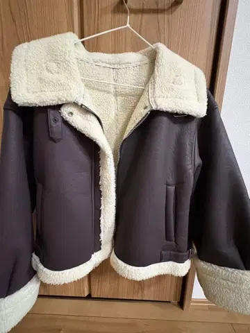 nui nullu 브라운 숏 무스탕 코트