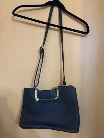 네이비 숄더백 합성 피혁