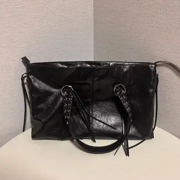 ZARA 블랙 가죽 핸드백