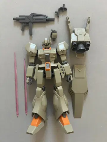 건담 프라모델 HG 제간 A2형 제너럴 레빌 배치기