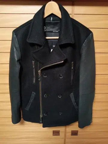 컬러스 잭 로즈 클로즈 무라타 쇼고 모델 피 코트 라이더스