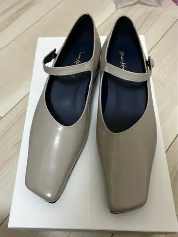 mame kurogouchi 펌프스