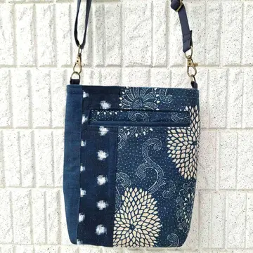 눈송이 무늬, 남색 염색 스마트폰 숄더백