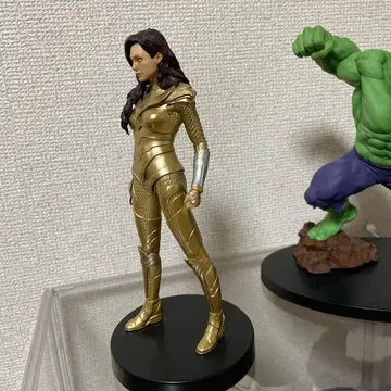 원더우먼 피규어 골드