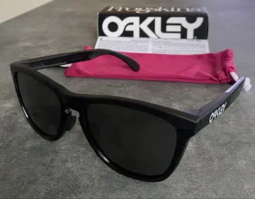 오클리 프로그 스킨 렌