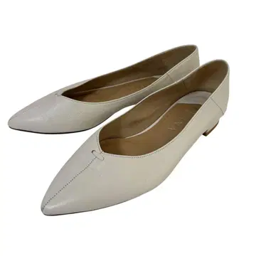 DIANA 다이애나 플랫슈즈 23.5 스틸레토 화이트 계열