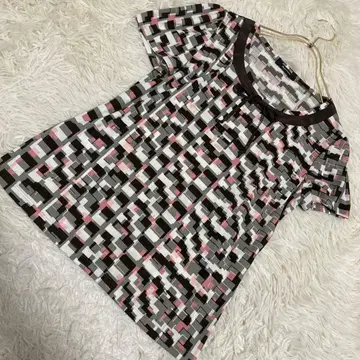 Aquascutum 올 패턴 반팔 상의 브라운 8호 리본 깔끔 고급