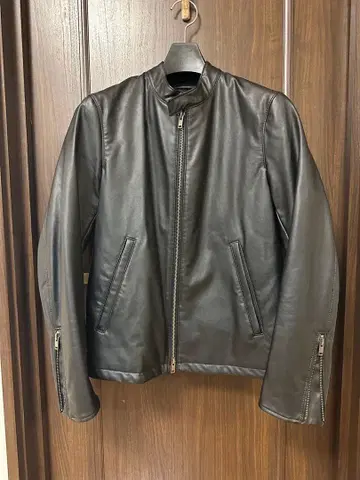 유니클로 라이더 자켓 인조 가죽