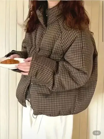 브라운 계열 체크 다운 자켓 루즈핏